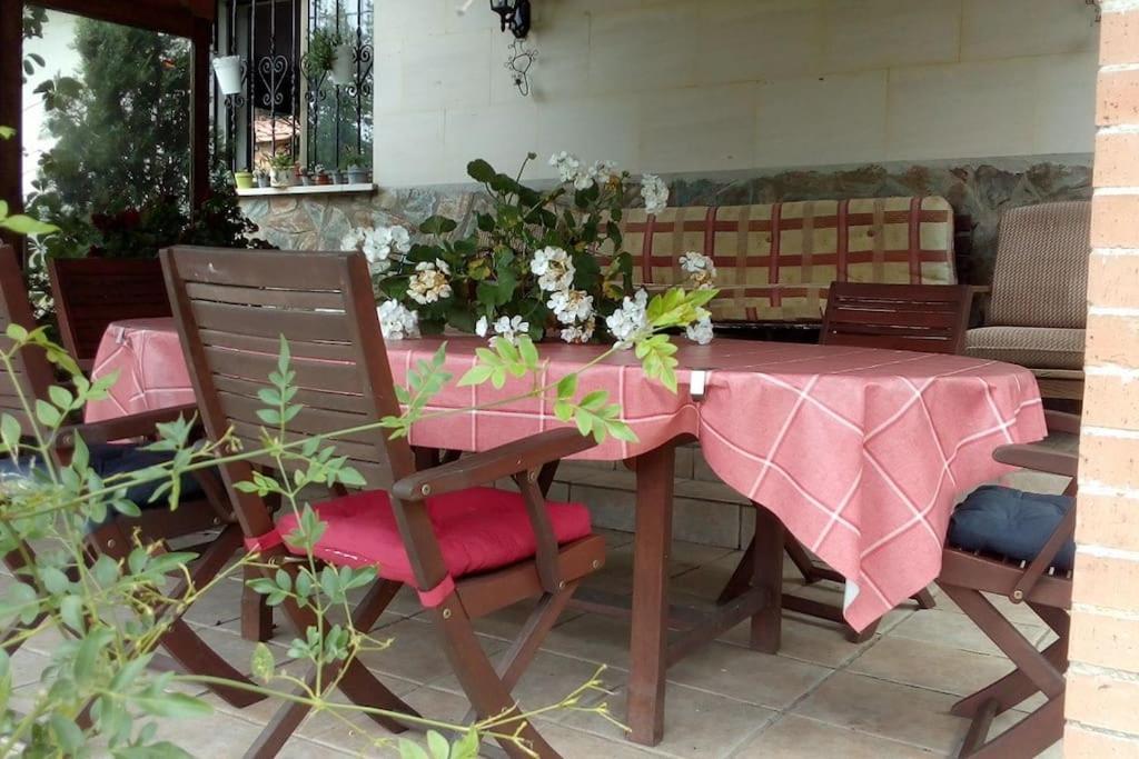 Abuhardillado En Pueblo Asturiano