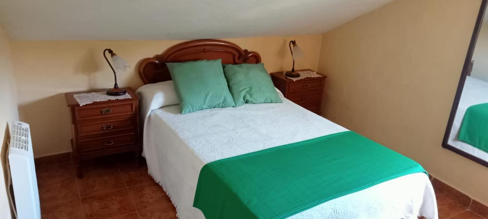Abuhardillado En Pueblo Asturiano Santianes